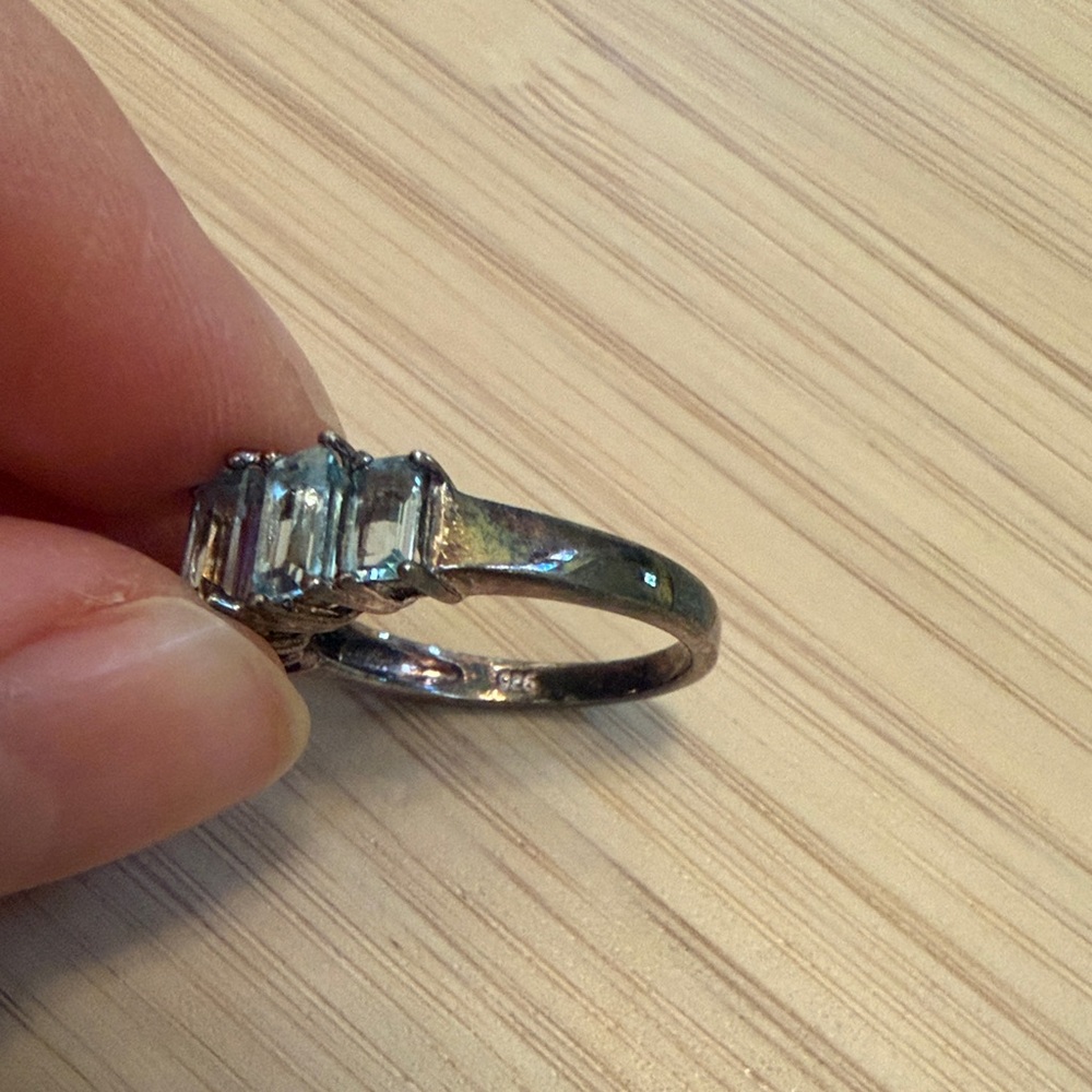 Elegant Silver Ring with Aqua Stones - Picture 2 of 3